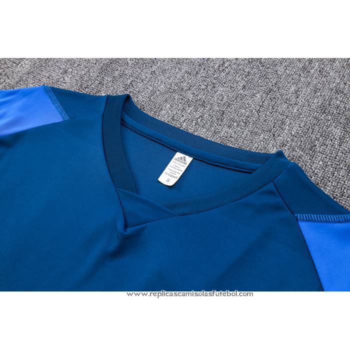 Fato de Treino
 Manchester United 2023-2024 Manga Curta
 Azul
 - Calcas Curta
